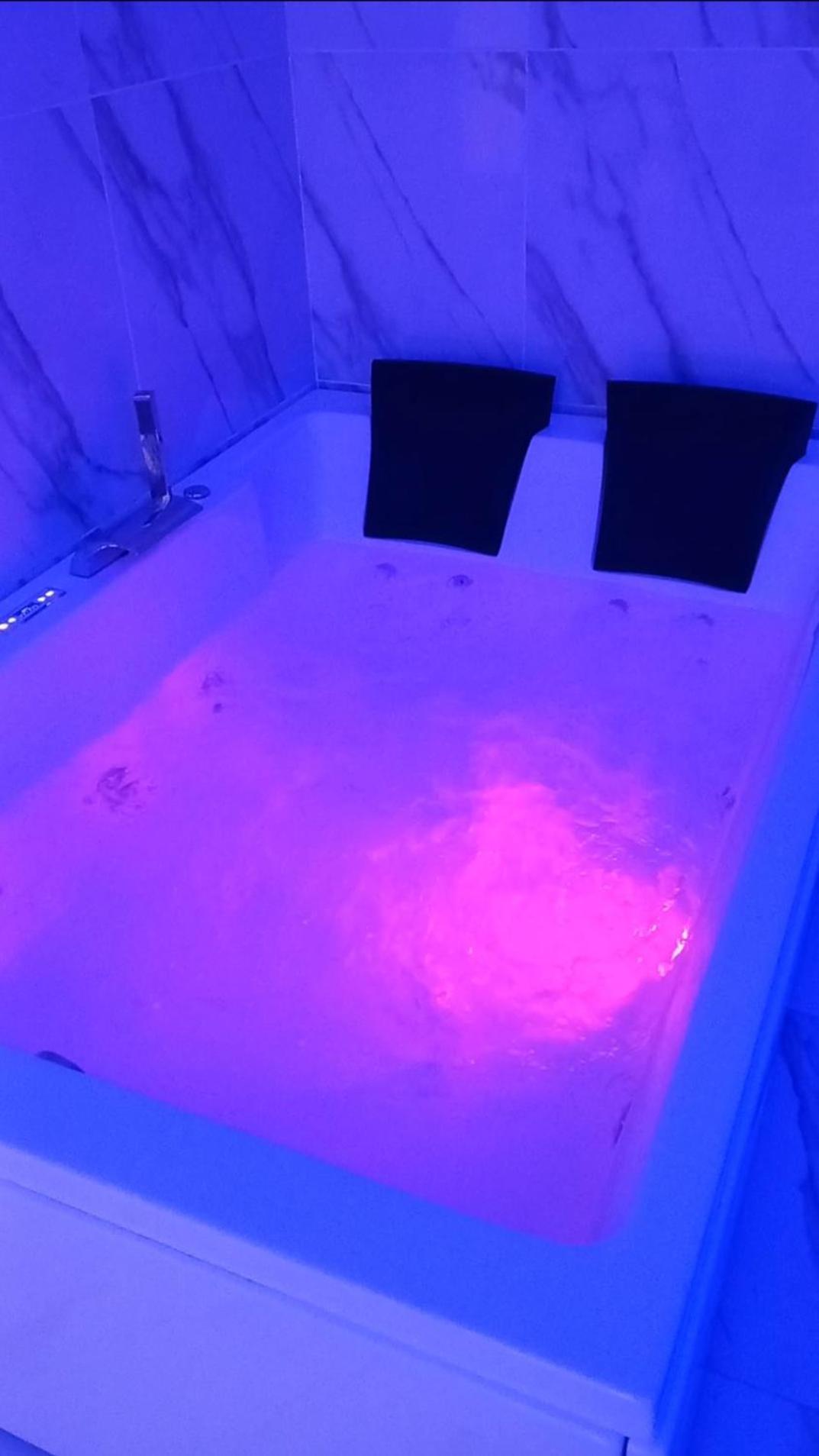 Jacuzzi Suite King Marsala Exterior foto